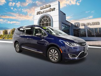 Certified 2020 Chrysler Pacifica Limited image 1