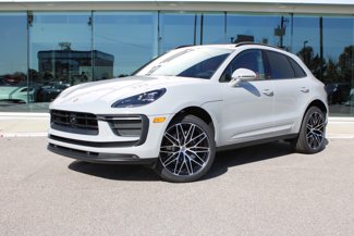 Certified 2025 Porsche Macan image 1