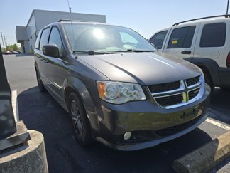 Used 2017 Dodge Grand Caravan SXT image 1