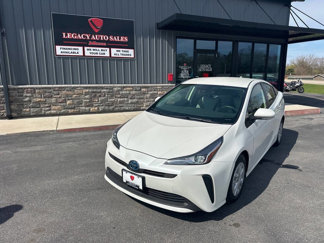 Used 2019 Toyota Prius image 1