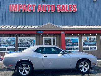 Used 2015 Dodge Challenger SXT image 1