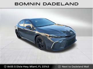 Used 2025 Toyota Camry SE image 1