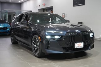 Used 2024 BMW 750e xDrive image 1