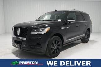Used 2023 Lincoln Navigator Reserve image 1