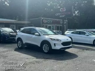 Used 2021 Ford Escape SE image 1