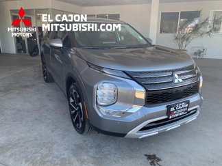 Used 2024 Mitsubishi Outlander SE image 1