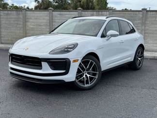 Used 2024 Porsche Macan image 1
