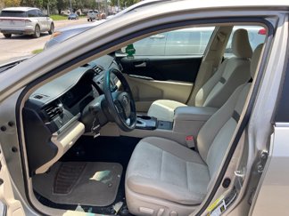Used 2014 Toyota Camry LE image 1