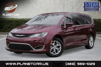 Used 2018 Chrysler Pacifica Touring Plus w/ Tire & Wheel Group image 1