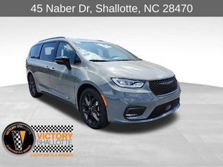 New 2025 Chrysler Pacifica Limited image 1