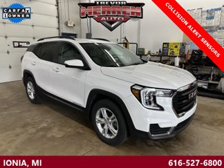 Used 2023 GMC Terrain SLE w/ Driver Convenience Package image 1