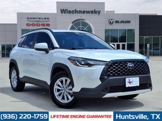 Used 2024 Toyota Corolla Cross LE image 1
