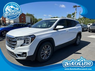 Used 2023 GMC Terrain SLT image 1