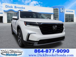 New 2025 Honda Pilot Touring image 1
