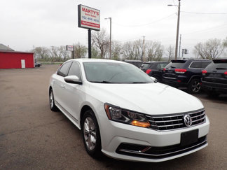 Used 2016 Volkswagen Passat 1.8T S image 1