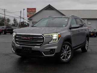 Used 2024 GMC Terrain SLT image 1