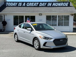 Used 2017 Hyundai Elantra SE image 1