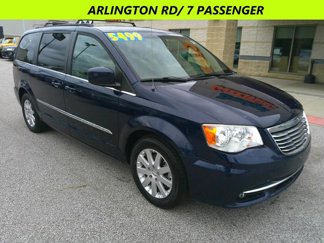 Used 2015 Chrysler Town & Country Touring image 1