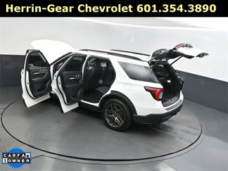 Used 2025 Ford Explorer ST-Line w/ Premium Package video 2