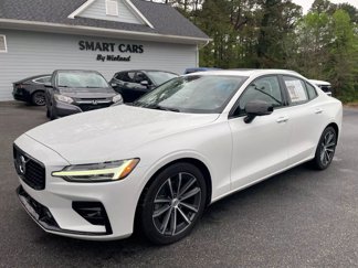 Used 2022 Volvo S60 B5 Inscription image 1