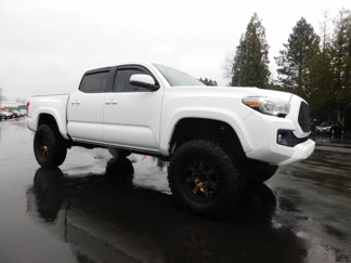 Used 2017 Toyota Tacoma TRD Sport image 1