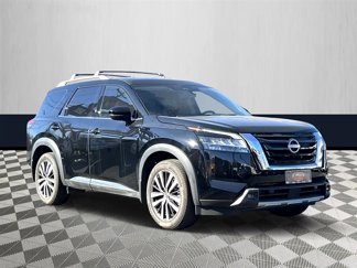 Used 2023 Nissan Pathfinder Platinum image 1