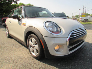 Used 2016 MINI Cooper 2-Door Hardtop image 1