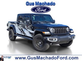 Used 2024 Jeep Gladiator Sport image 1