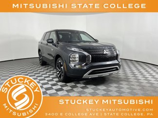 New 2025 Mitsubishi Outlander SE image 1