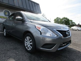 Used 2019 Nissan Versa SV image 1
