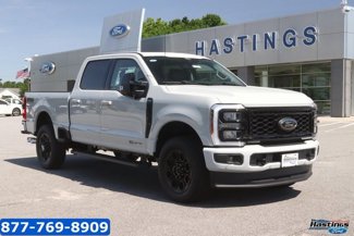 New 2025 Ford F250 4x4 Crew Cab Super Duty image 1