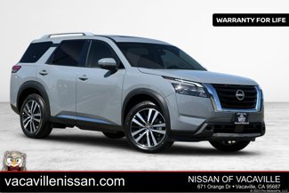 New 2025 Nissan Pathfinder Platinum image 1