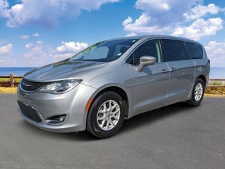 Certified 2020 Chrysler Pacifica Touring image 1