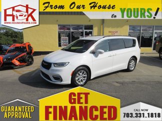 Used 2022 Chrysler Pacifica Touring-L image 1