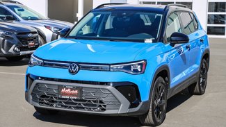 New 2025 Volkswagen Taos SE image 1
