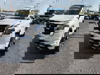 New 2025 Nissan Pathfinder SL image 1