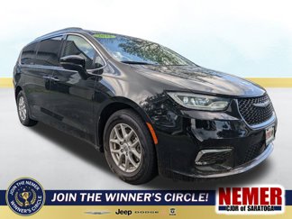 Used 2022 Chrysler Pacifica Touring-L image 1