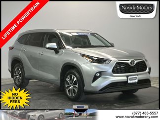 Used 2022 Toyota Highlander XLE image 1