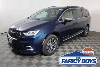 New 2025 Chrysler Pacifica Pinnacle image 1