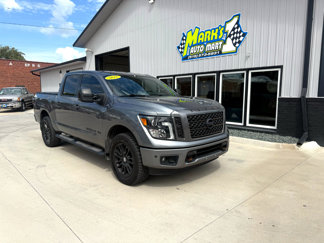 Used 2018 Nissan Titan Platinum Reserve image 1