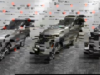 Certified 2025 Cadillac XT4 Premium Luxury image 1