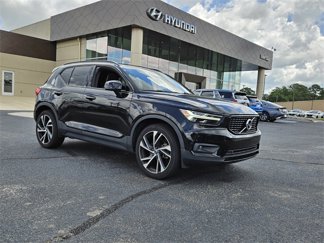 Used 2020 Volvo XC40 T4 R-Design w/ Protection Package Premier image 1