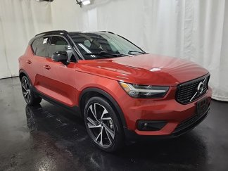 Used 2022 Volvo XC40 T5 R-Design w/ Advanced Package image 1