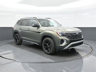 New 2025 Volkswagen Atlas Peak Edition SE image 1