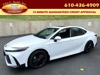 Used 2025 Toyota Camry SE image 1