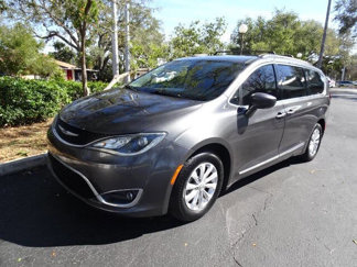 Used 2017 Chrysler Pacifica Touring-L image 1