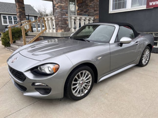Used 2017 FIAT 124 Spider Classica image 1