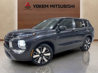 New 2025 Mitsubishi Outlander SE image 1