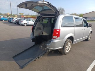 Used 2019 Dodge Grand Caravan SXT image 1