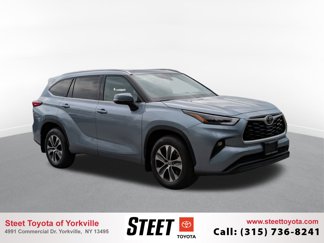 Used 2022 Toyota Highlander XLE image 1